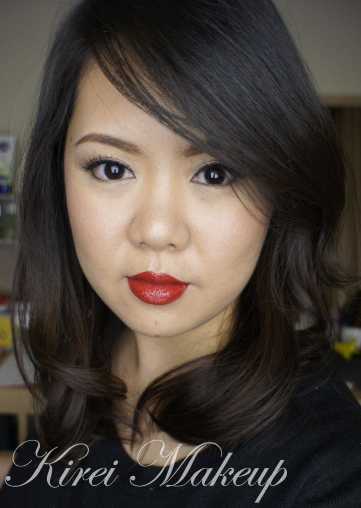 red lips holiday makeup