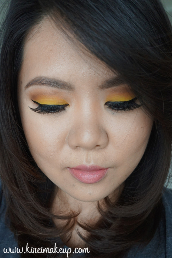 Vibrant Yellow Gold Eye Look Makeup Tutorial - YouTube
